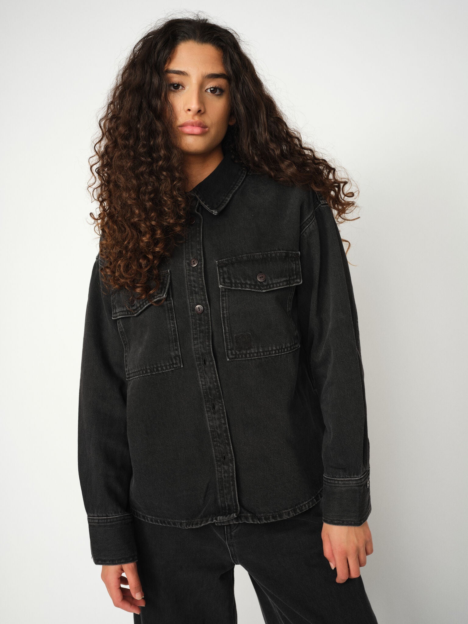 Modelshot / Black / Detail